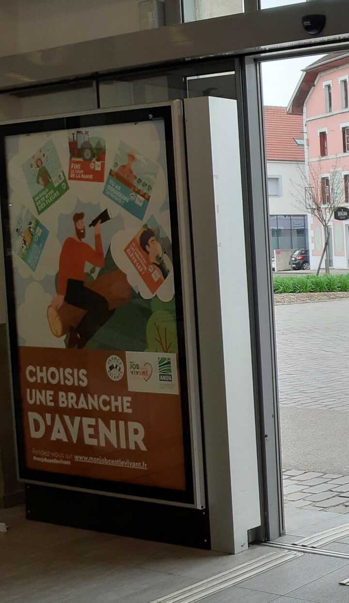 Les avez-vous vues ? Les affiches de Mon job c'est le vivant s'invitent dans les gares de Bourgogne-Franche-Comté !